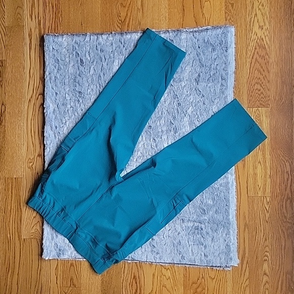 Eddie Bauer Blue/Green Cropped Pants, Women's Size 14, Great Condition - Picture 9 of 9